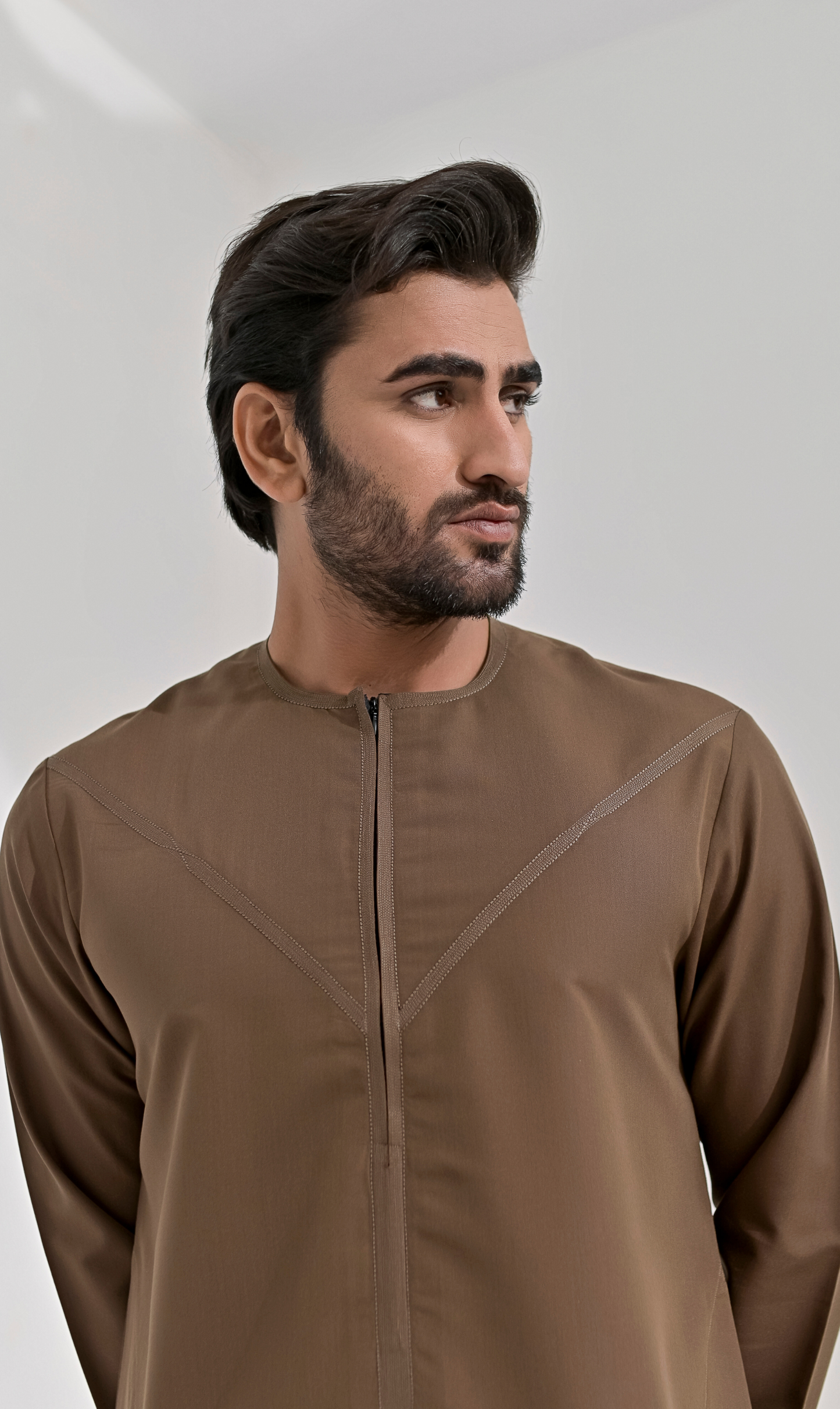 Modern Emirati Kandura (Embroidered)